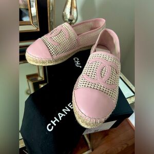❤️SOLD❤️ New Full Set⭐️CHANEL⭐️ Pink Lambskin and Raffia mesh espadrilles.Sz 41